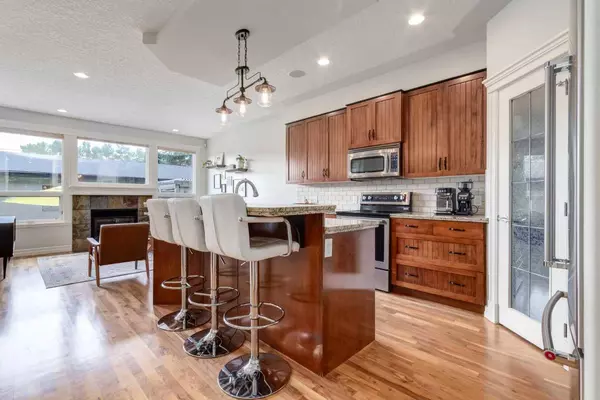 625 25 AVE NW, Calgary, AB T2M 2B1