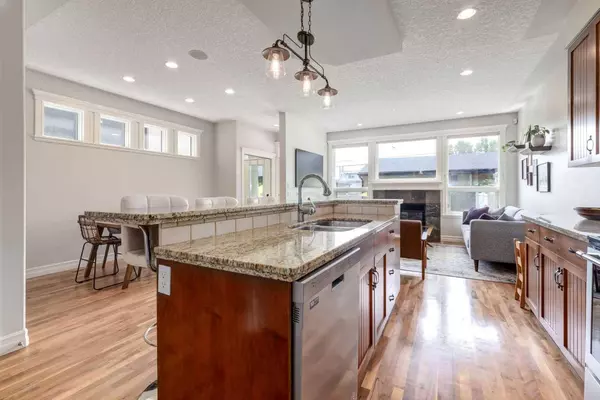 625 25 AVE NW, Calgary, AB T2M 2B1