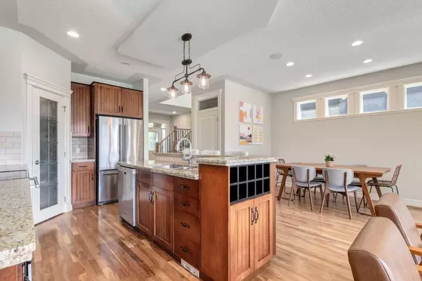 625 25 AVE NW, Calgary, AB T2M 2B1