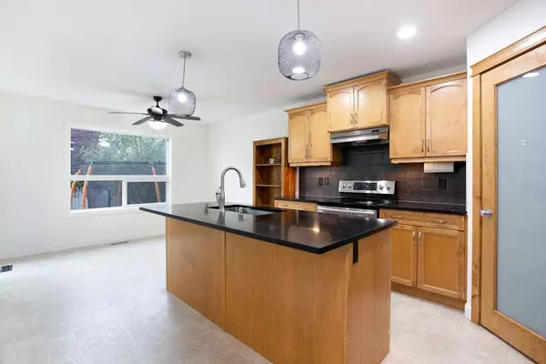 373 Brightonstone GN SE, Calgary, AB T2Z 0K1