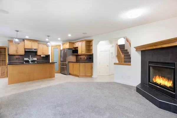 373 Brightonstone GN SE, Calgary, AB T2Z 0K1