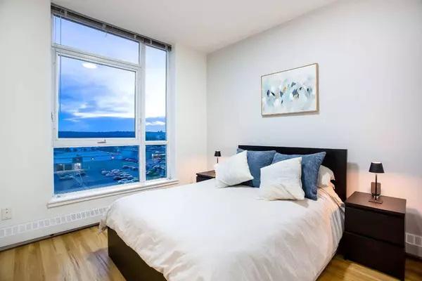 55 Spruce PL SW #807, Calgary, AB T3C 3X5