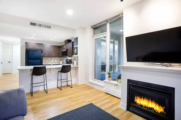 55 Spruce PL SW #807, Calgary, AB T3C 3X5