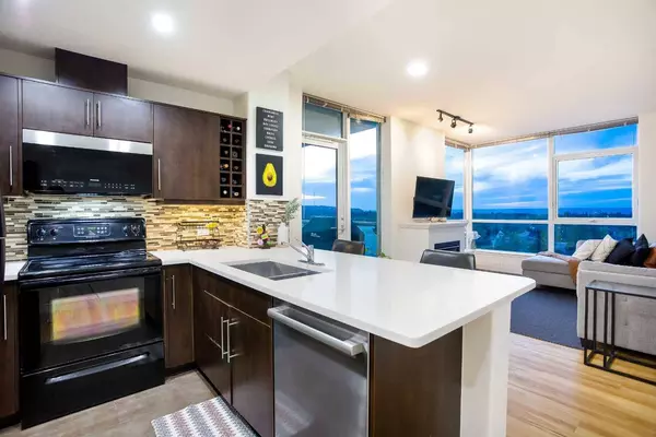 55 Spruce PL SW #807, Calgary, AB T3C 3X5