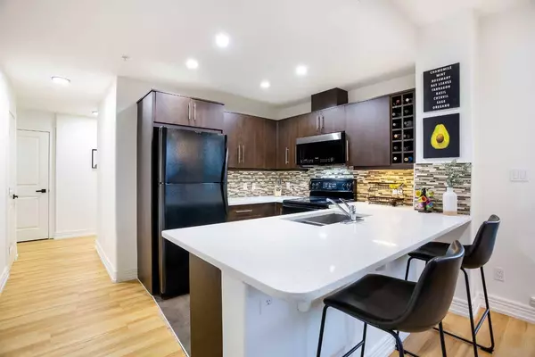 55 Spruce PL SW #807, Calgary, AB T3C 3X5