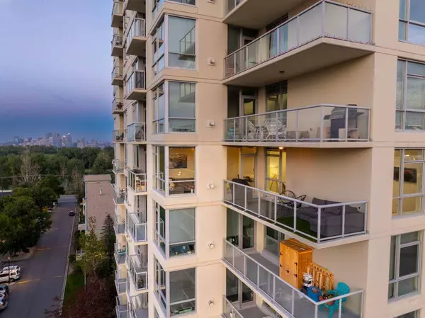 55 Spruce PL SW #807, Calgary, AB T3C 3X5