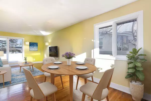 21 Mayfair RD SW, Calgary, AB T2V 1Y5