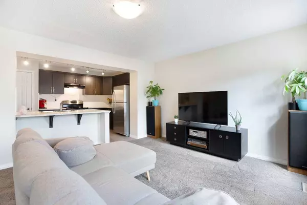 176 Windstone Link SW, Airdrie, AB T4B 3X5