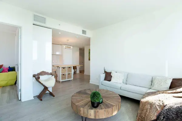 901 10 AVE SW #3102, Calgary, AB T2R 0B5