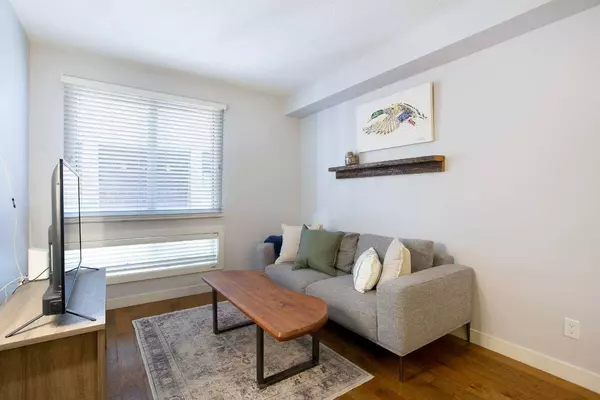 836 Royal AVE SW #310, Calgary, AB T2T 0L3