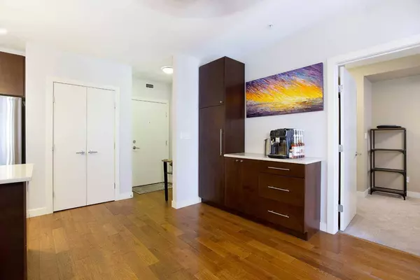 836 Royal AVE SW #310, Calgary, AB T2T 0L3