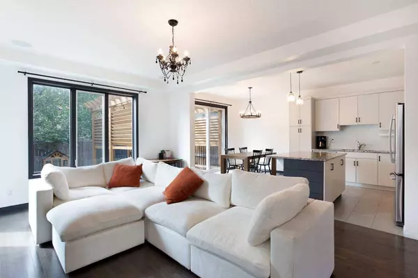 523 Windbrook HTS SW, Airdrie, AB T4B 3X3