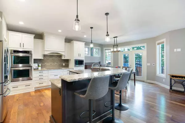 102 Cooperstown LN SW, Airdrie, AB T4B 0Z9