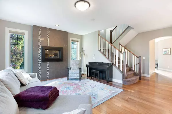 102 Cooperstown LN SW, Airdrie, AB T4B 0Z9