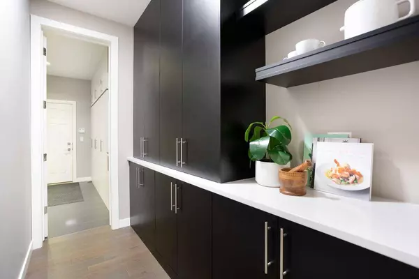 79 Cranarch TER SE, Calgary, AB T3M 1Z1