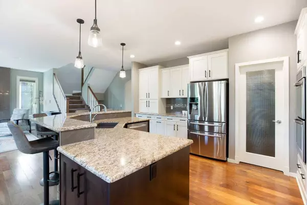 102 Cooperstown LN SW, Airdrie, AB T4B 0Z9