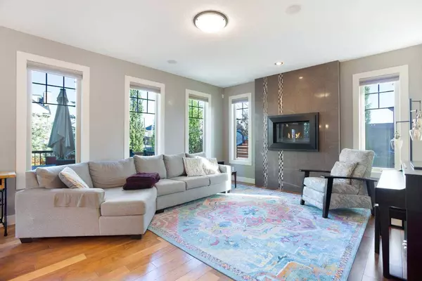 102 Cooperstown LN SW, Airdrie, AB T4B 0Z9