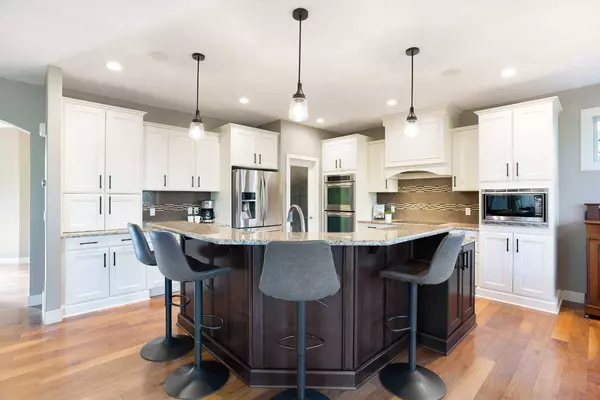 102 Cooperstown LN SW, Airdrie, AB T4B 0Z9