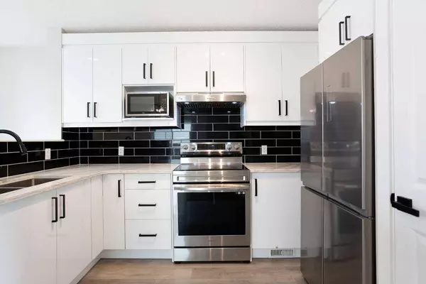 125 Martinpark WAY NE, Calgary, AB T3J 3M8