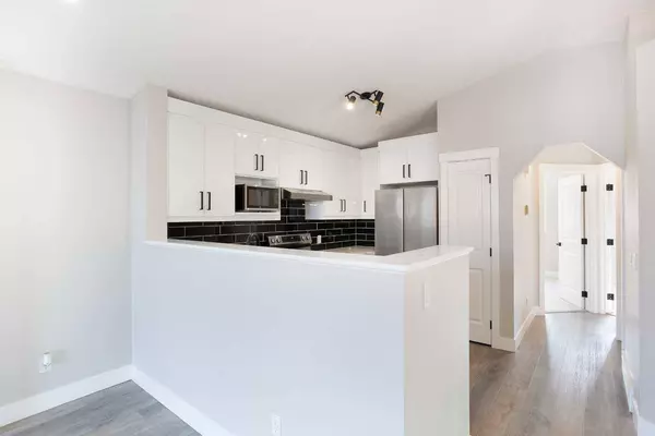 125 Martinpark WAY NE, Calgary, AB T3J 3M8