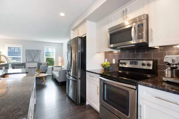 77 Nolanfield WAY NW, Calgary, AB T3R 0M8