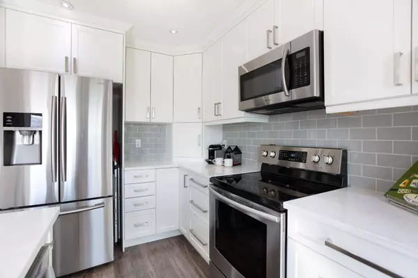 126 Elizabeth WAY SE, Airdrie, AB T4B 3T7