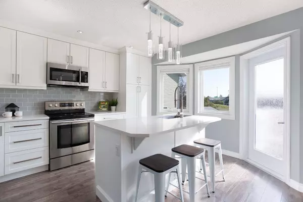 126 Elizabeth WAY SE, Airdrie, AB T4B 3T7