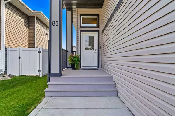 85 Lalor DR, Red Deer, AB T4R 0R6