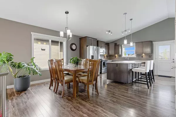 85 Lalor DR, Red Deer, AB T4R 0R6