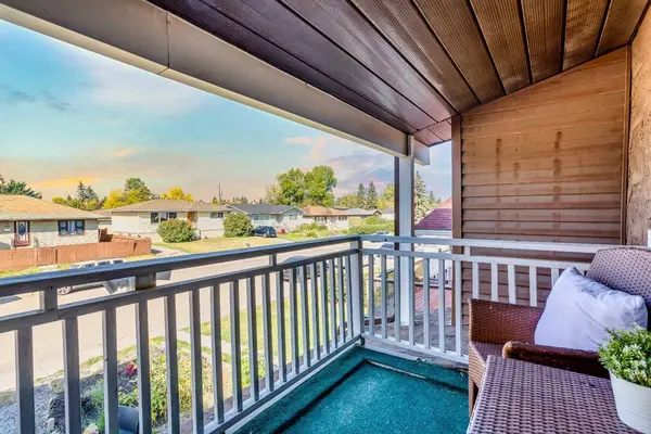 1522 35 ST SE, Calgary, AB T2A 1B3