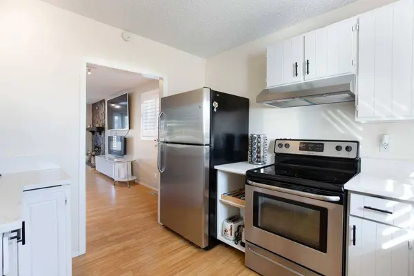 1522 35 ST SE, Calgary, AB T2A 1B3