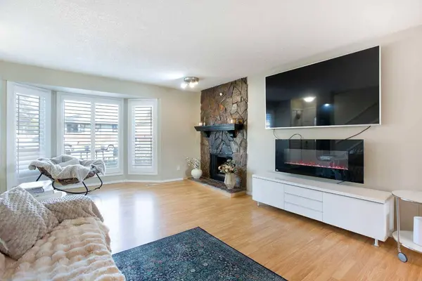 1522 35 ST SE, Calgary, AB T2A 1B3