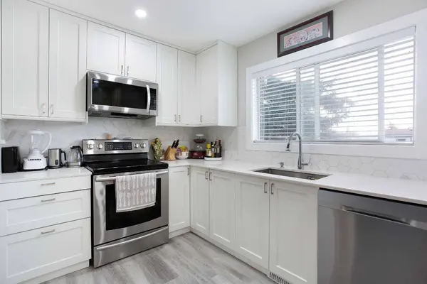 119 Maranda Close NE, Calgary, AB T2A 3E7