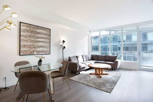 138 Waterfront CT SW #311, Calgary, AB T2P 1L1