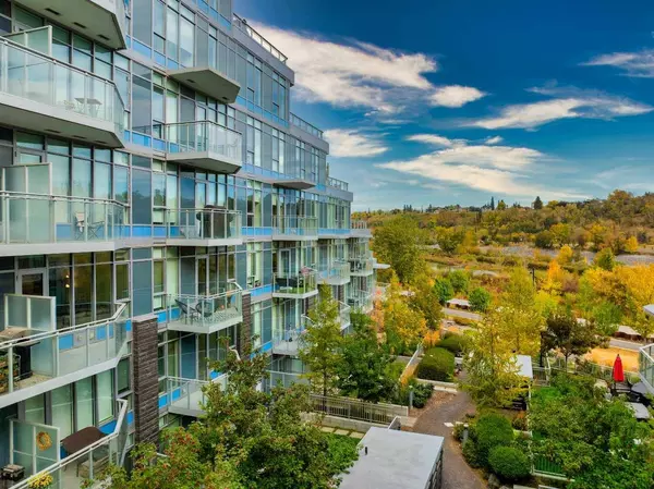 138 Waterfront CT SW #311, Calgary, AB T2P 1L1