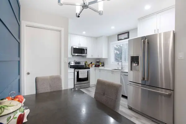 119 Maranda Close NE, Calgary, AB T2A 3E7