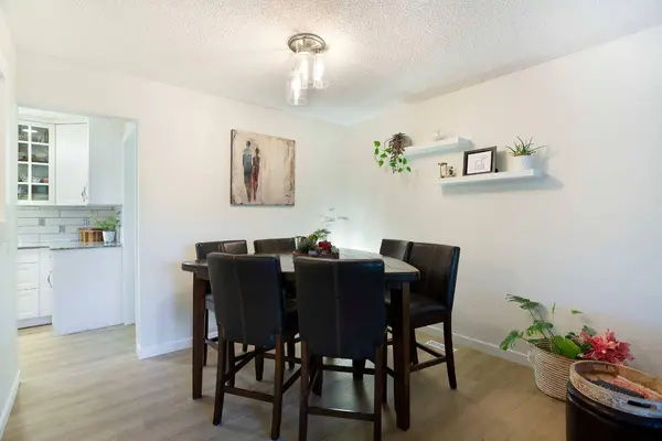 343 Canterbury DR SW, Calgary, AB T2W 1H8