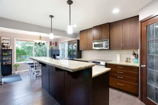 332 New Brighton PL SE, Calgary, AB T2Z 4W6