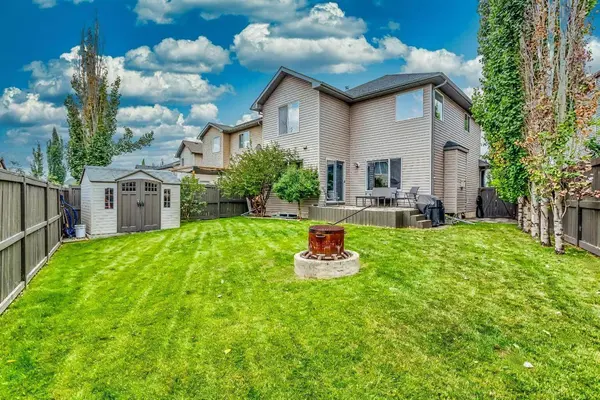 332 New Brighton PL SE, Calgary, AB T2Z 4W6
