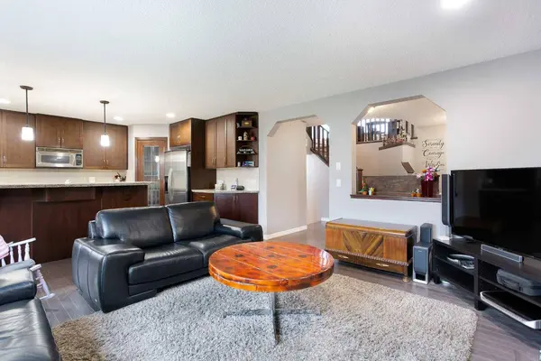 332 New Brighton PL SE, Calgary, AB T2Z 4W6