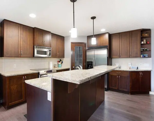 332 New Brighton PL SE, Calgary, AB T2Z 4W6