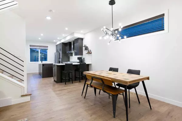 210 Chelsea Heath, Chestermere, AB T1X 2N5