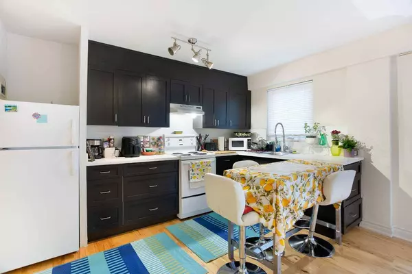 1027 12 AVE SW #302, Calgary, AB T2R 0J5