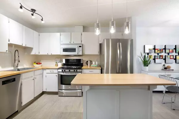 5248 19 AVE NW, Calgary, AB T3B 0T2