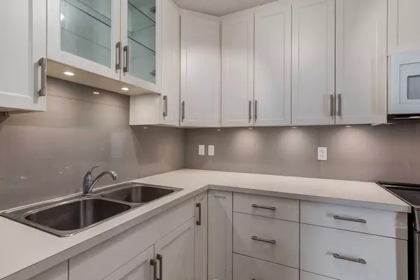 3500 Varsity DR NW #1601, Calgary, AB T2L 1Y3