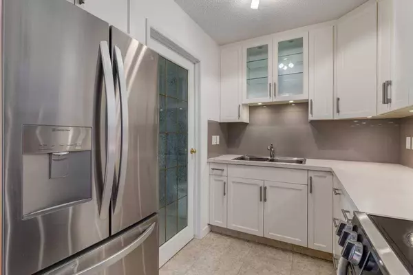 3500 Varsity DR NW #1601, Calgary, AB T2L 1Y3