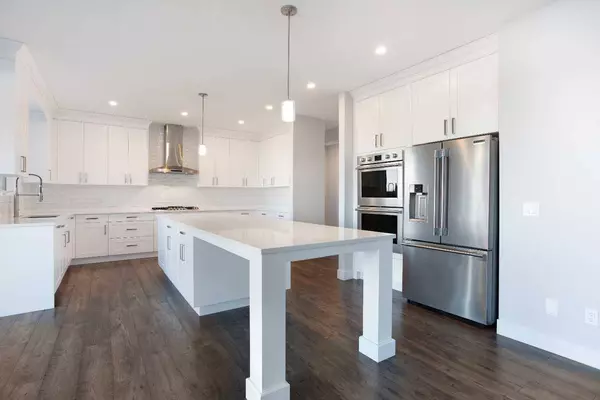 74 Cimarron Estates DR, Okotoks, AB T1S 0R2