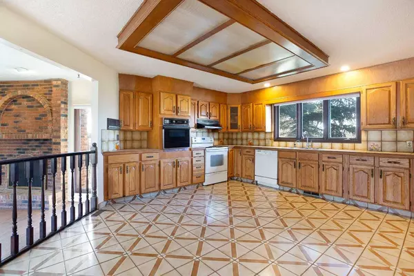 11 Georgian EST, Rural Rocky View County, AB T1Z 0K1