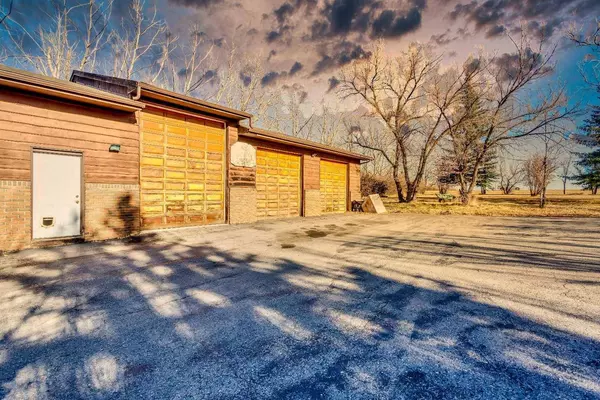 11 Georgian EST, Rural Rocky View County, AB T1Z 0K1