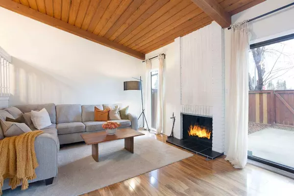 10030 Oakmoor WAY SW #54, Calgary, AB T2V 4S8